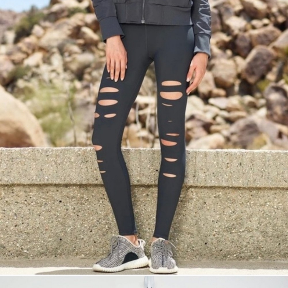 Alo ripped warrior leggings sz xs
